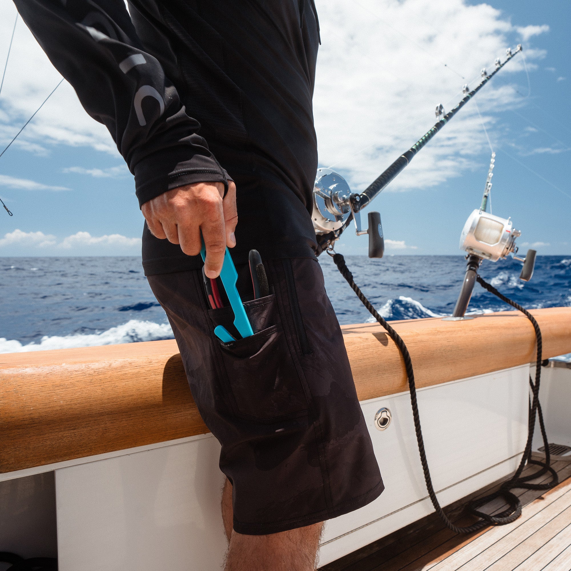 Pelagic Leaderman boardshort pesca nero elasticizzato