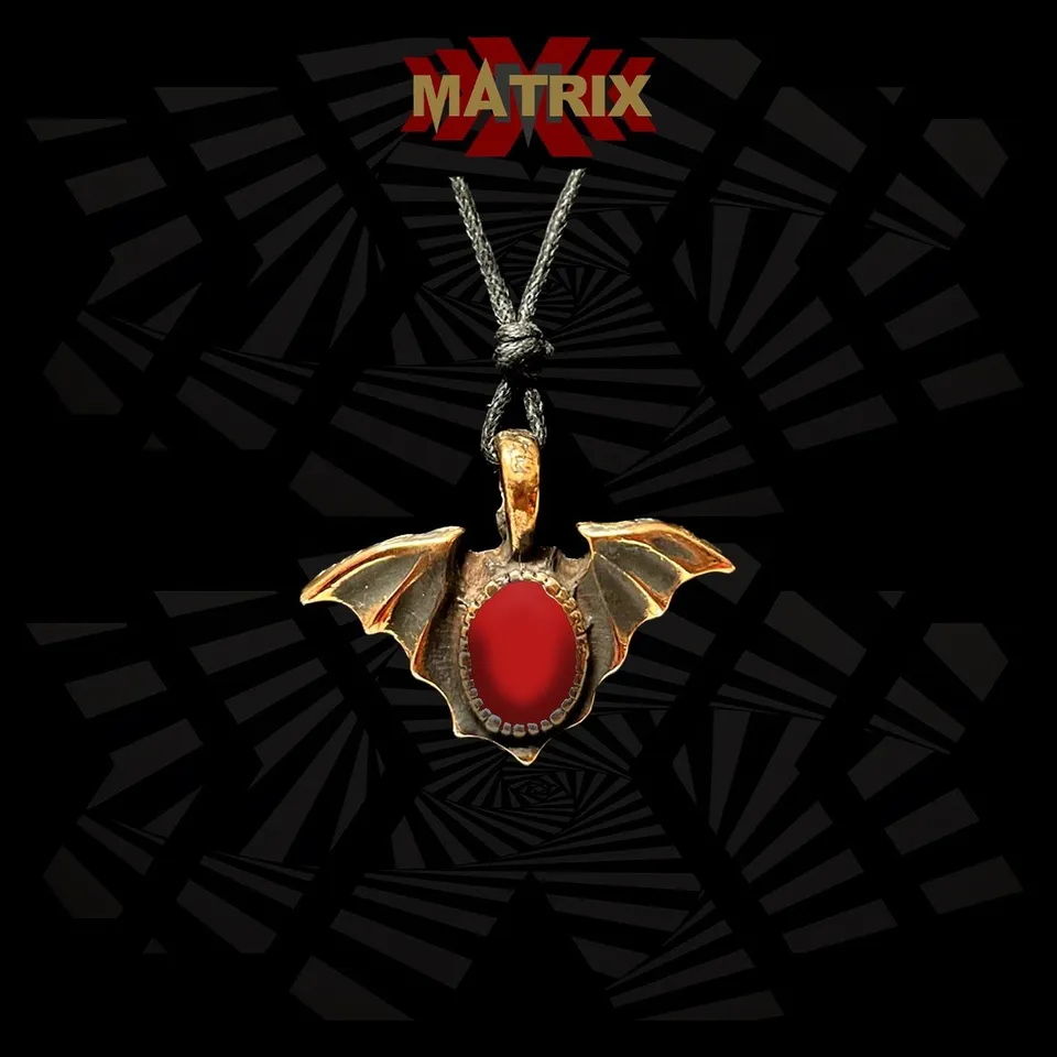 Matrix Bat-Red Stone ciondolo zamac rosso con cordino