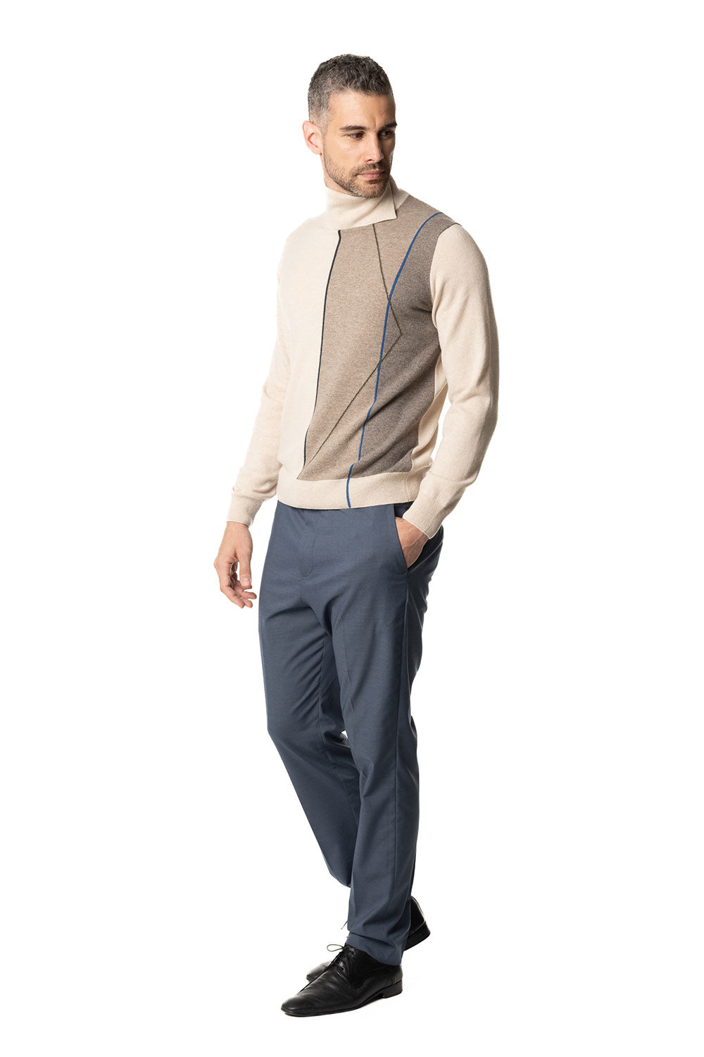 Vittoria Paci dolcevita beige uomo in cashmere geometrico