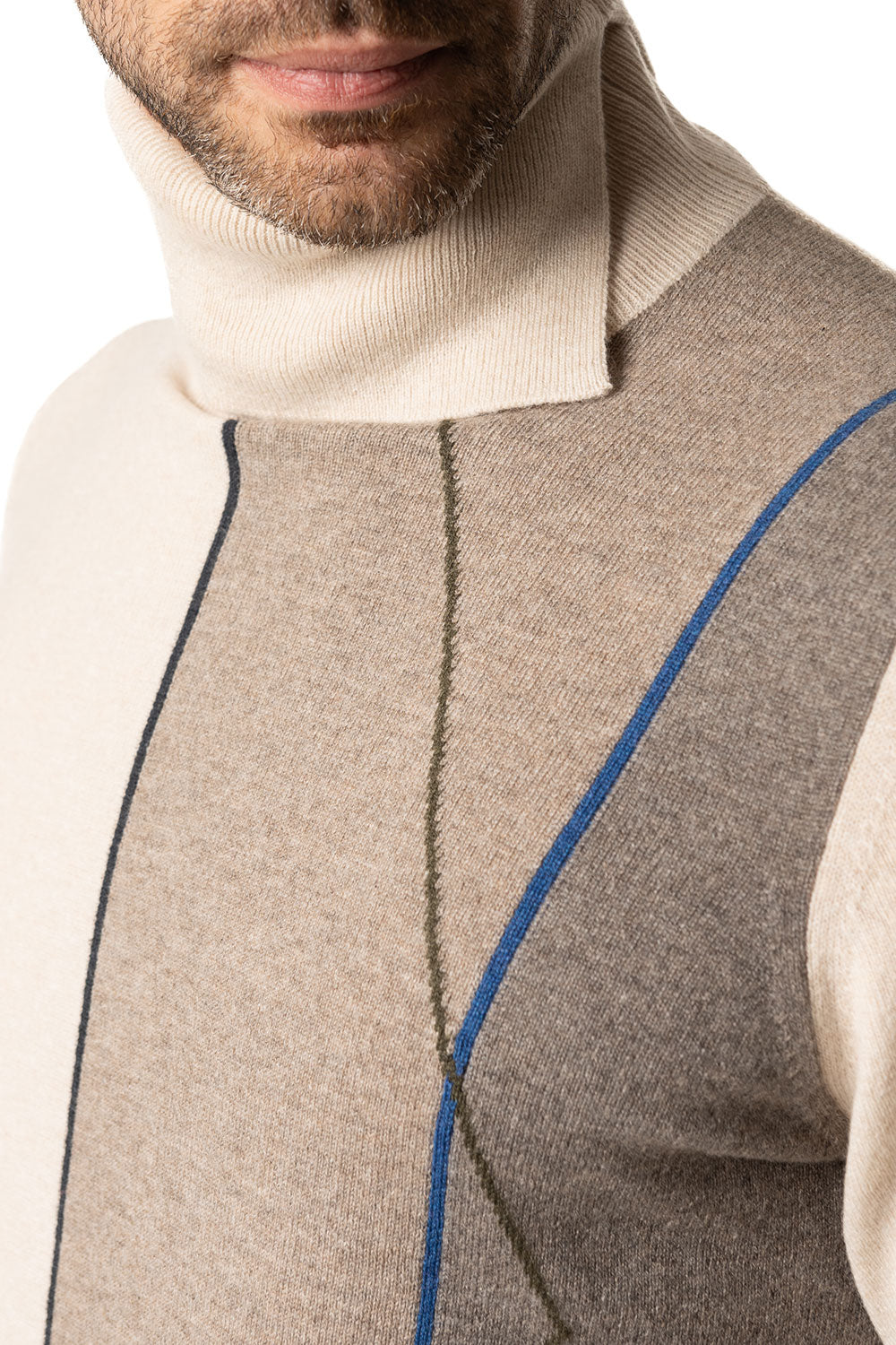 Vittoria Paci dolcevita beige uomo in cashmere geometrico