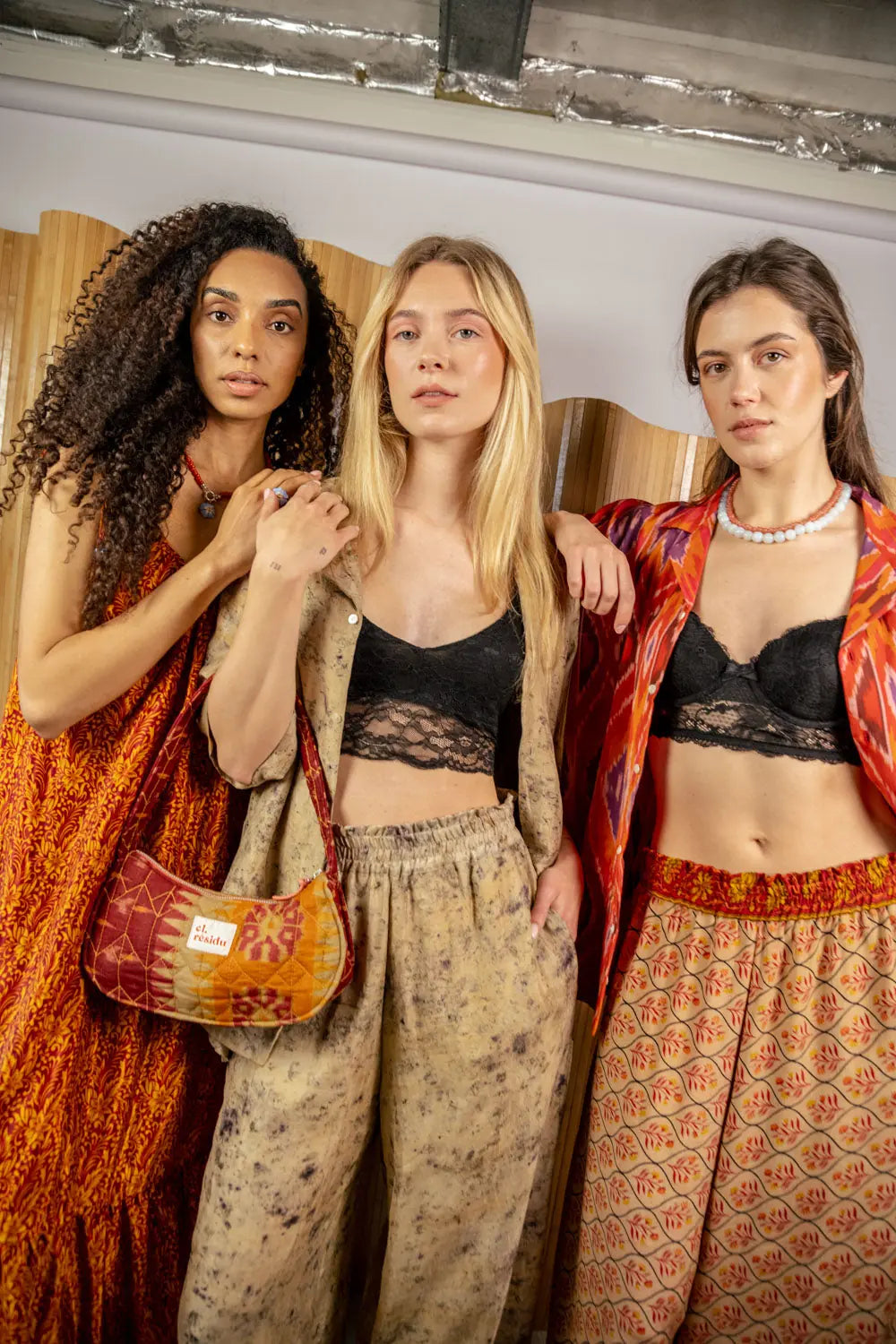 el.residu Madhu Sari 1 pantaloni S/M misto seta